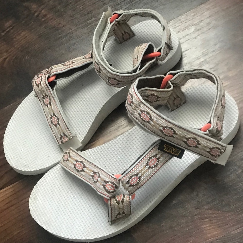 Tech sandals size 6